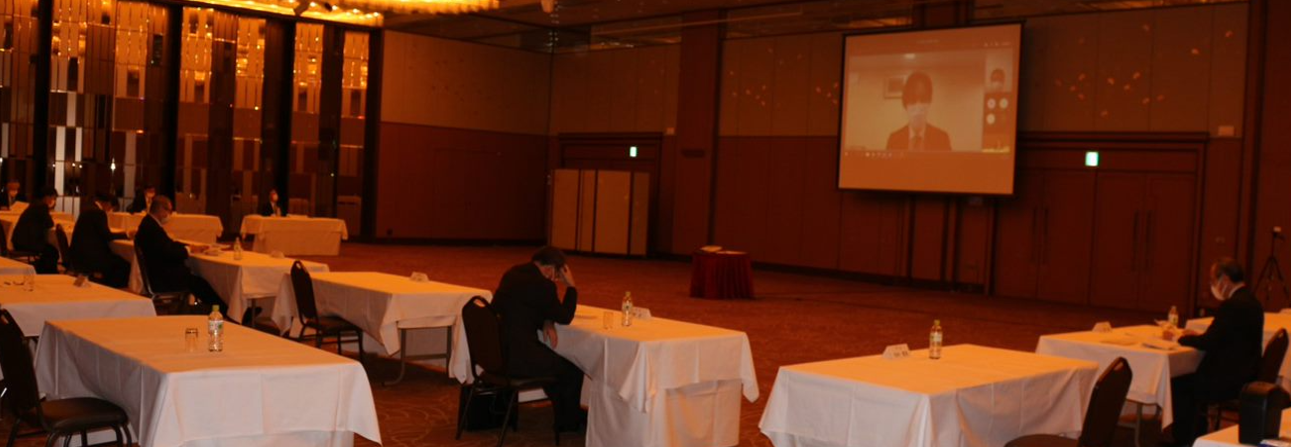 懇談会の会場