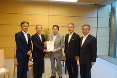 政府に対する要望活動の実施