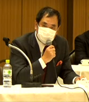 稲垣委員長の開会挨拶